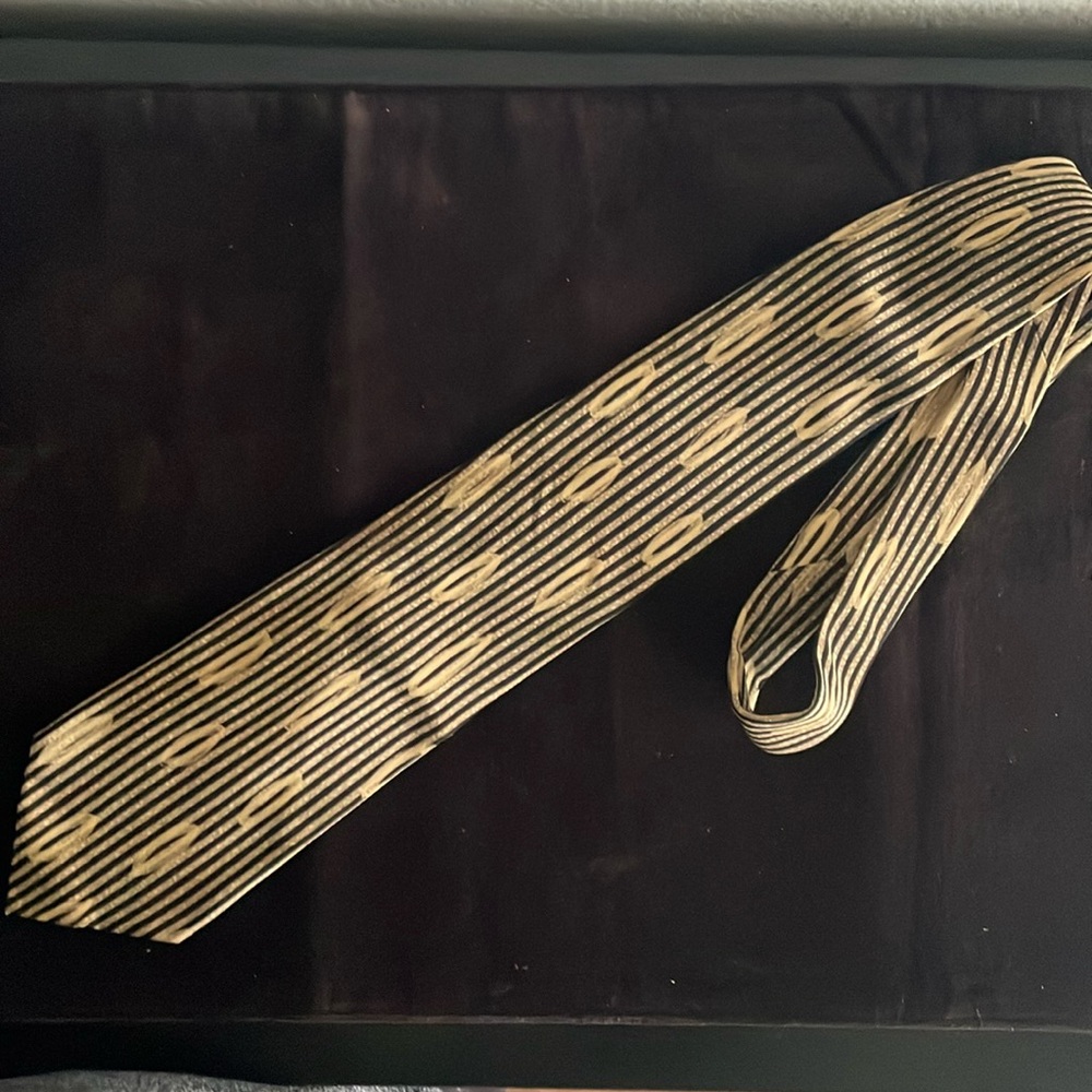 Vintage HUGO BOSS 100% Silk Necktie